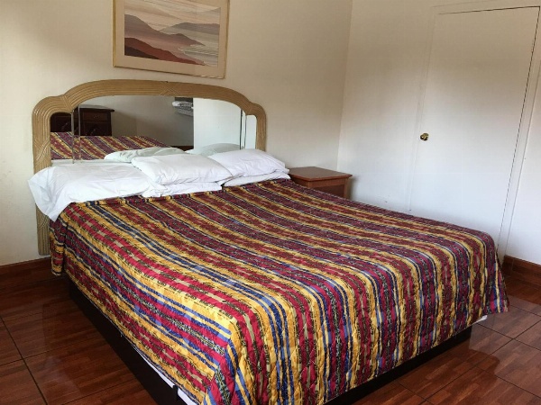 SandPiper Motel - Los Angeles image 6